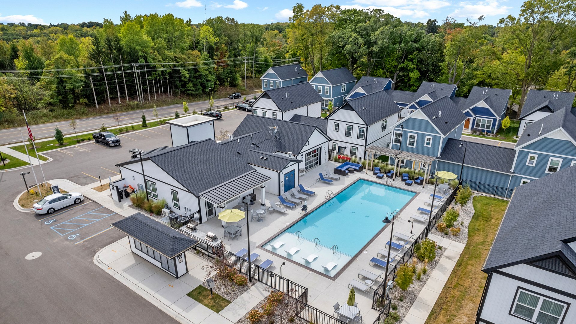 Avanterra Forest Hills Preserve Pool Aerial (2)